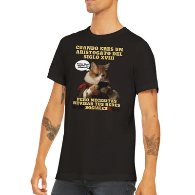 Camiseta unisex estampado de gato "Aristogato Conectado" Michilandia | La tienda online de los fans de gatos