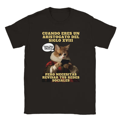 Camiseta unisex estampado de gato "Aristogato Conectado" Michilandia | La tienda online de los fans de gatos