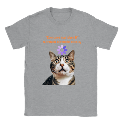 Camiseta unisex estampado de gato "Cuéntame más sobre ti" Gelato