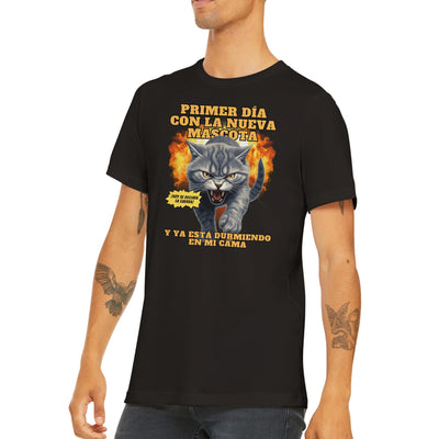 Camiseta unisex estampado de gato "Nuevo Rival" Michilandia | La tienda online de los fans de gatos