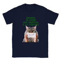 Camiseta unisex estampado de gato "Sonrisa Obligada"