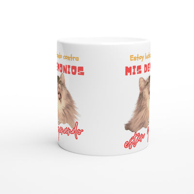 Taza Blanca con Impresión de Gato "Lucha Interna" Michilandia | La tienda online de los fans de gatos