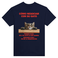 Camiseta Unisex Estampado de Gato "Tácticas de Negociación" Michilandia | La tienda online de los fans de gatos