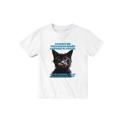 Camiseta Junior Unisex Estampado de Gato "Miau y el Pastel" Michilandia | La tienda online de los fans de gatos