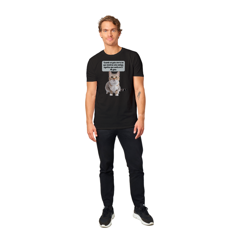 Camiseta unisex estampado de gato "Michi desconfiado" Gelato