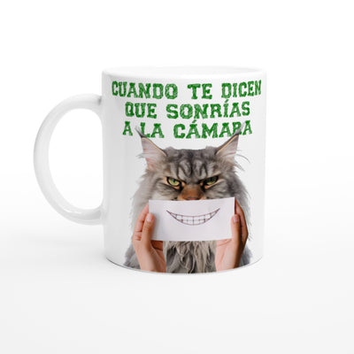 Taza blanca con impresión de gato 