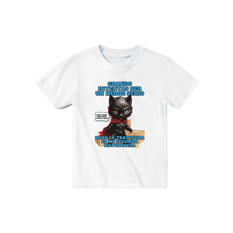 Camiseta Junior Unisex Estampado de Gato "Capa y Travesuras" Michilandia | La tienda online de los fans de gatos