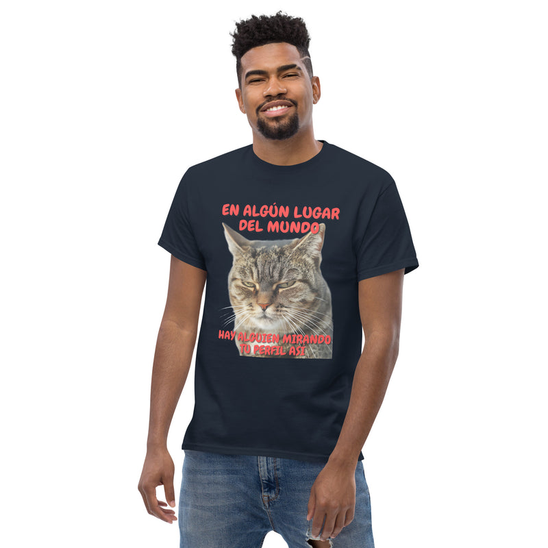 Camiseta Unisex Estampado de Gato "Mirada Inquisitiva" Michilandia | La tienda online de los fans de gatos