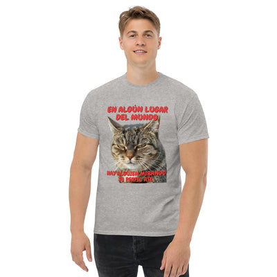 Camiseta Unisex Estampado de Gato "Mirada Inquisitiva" Michilandia | La tienda online de los fans de gatos